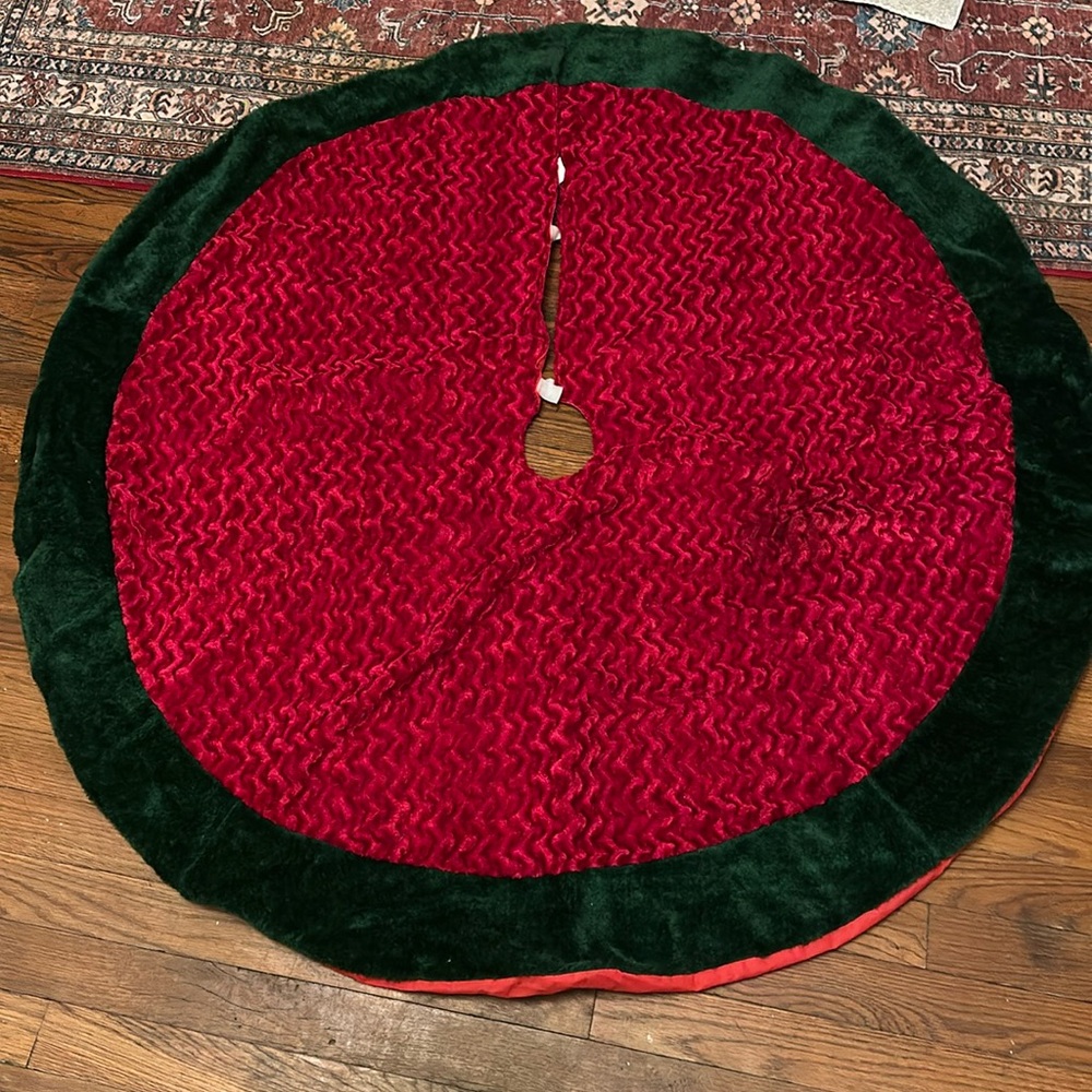 Xmas tree skirt red green large